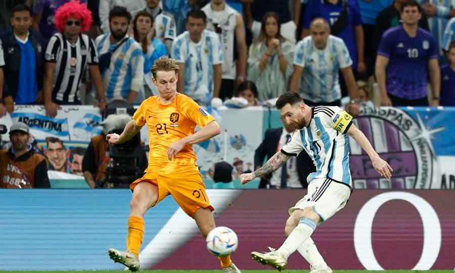 Messi em ação contra a Holanda. EFE