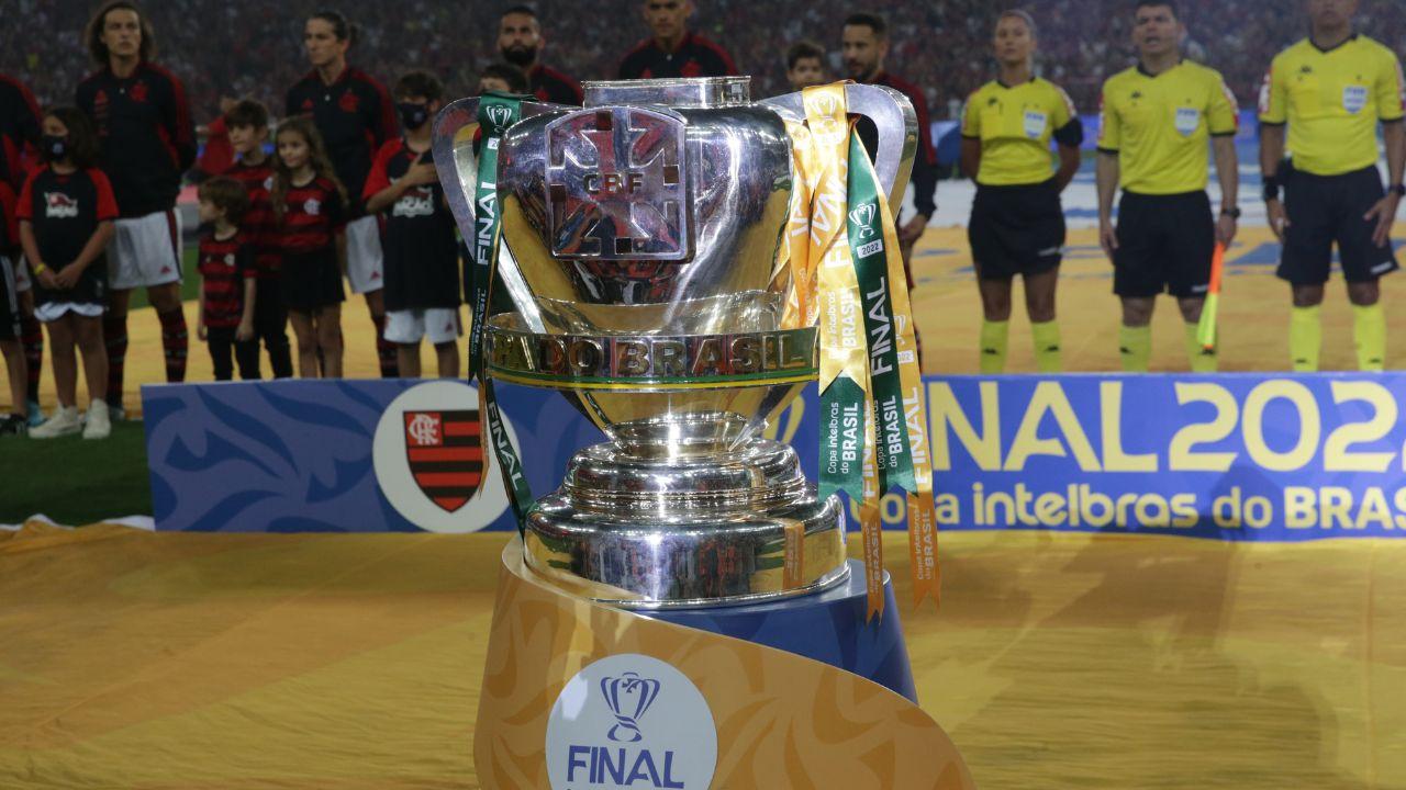 Taça da Copa do Brasil.