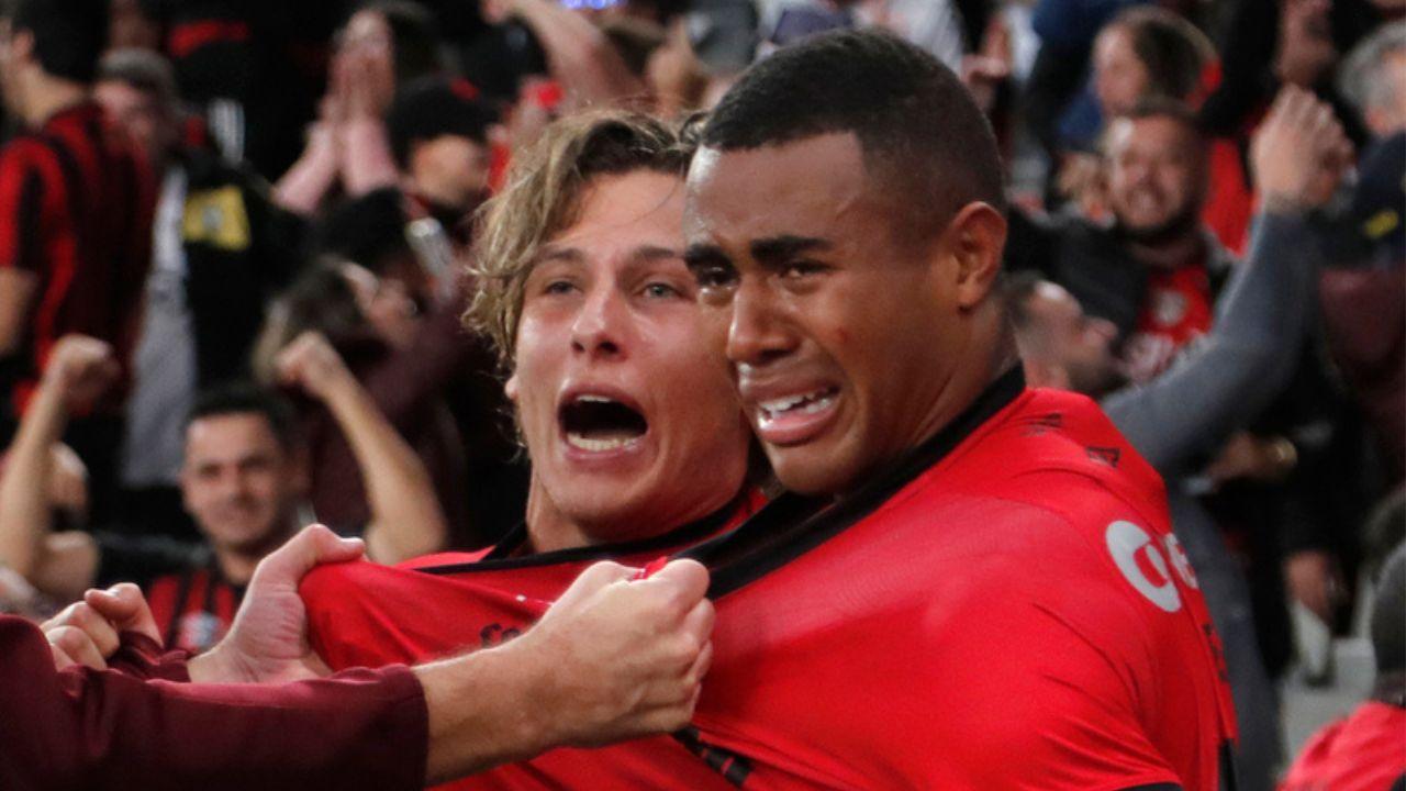 Atletiba foi um escândalo. E urgente: acabou o jogador ruim no Brasil