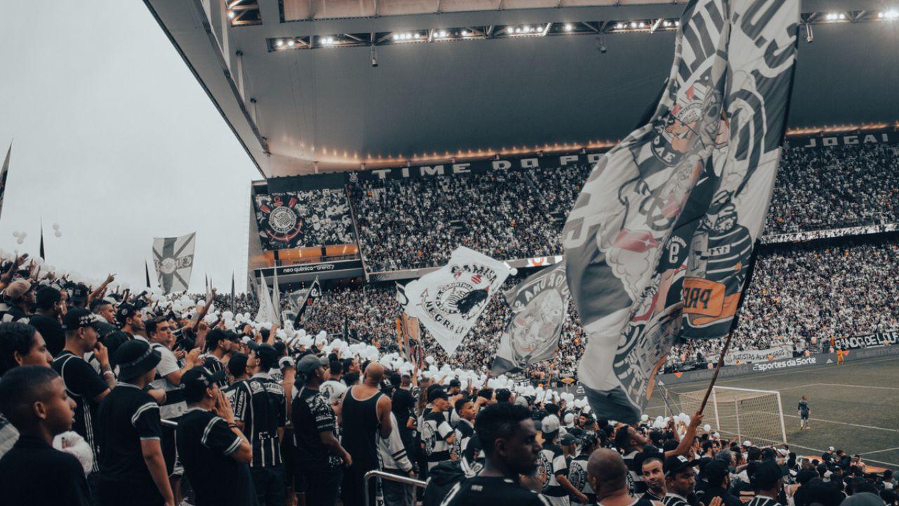 Corinthians é punido por cantos homofóbicos contra São Paulo e jogará uma partida sem torcida