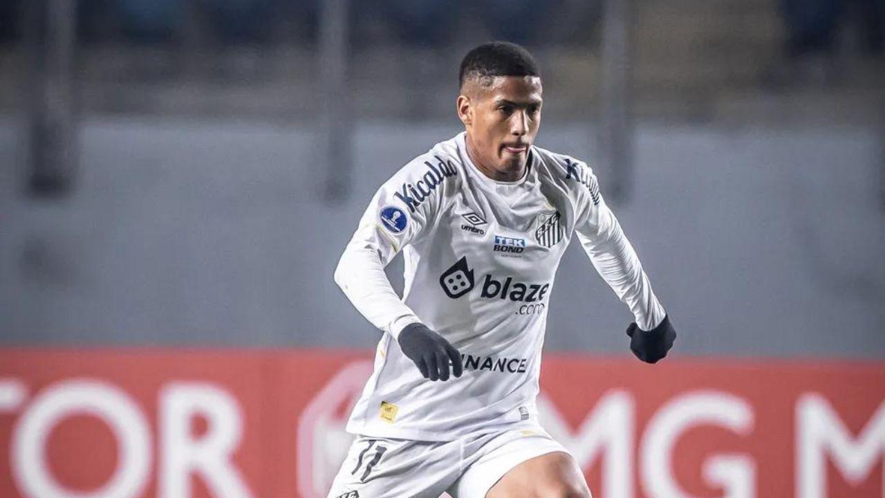 Ângelo, atacante do Santos