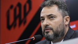 Na mira do Vasco, Alexandre Mattos posta: "Sem risco, sem história"
