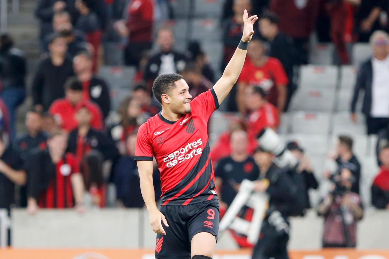 Vitor Roque.
