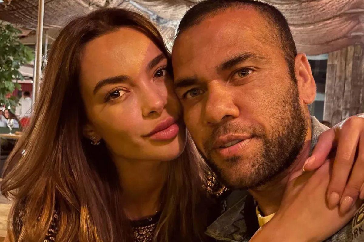 Joana Sanz recebe ofensas e ameaças após alfinetada em Daniel Alves