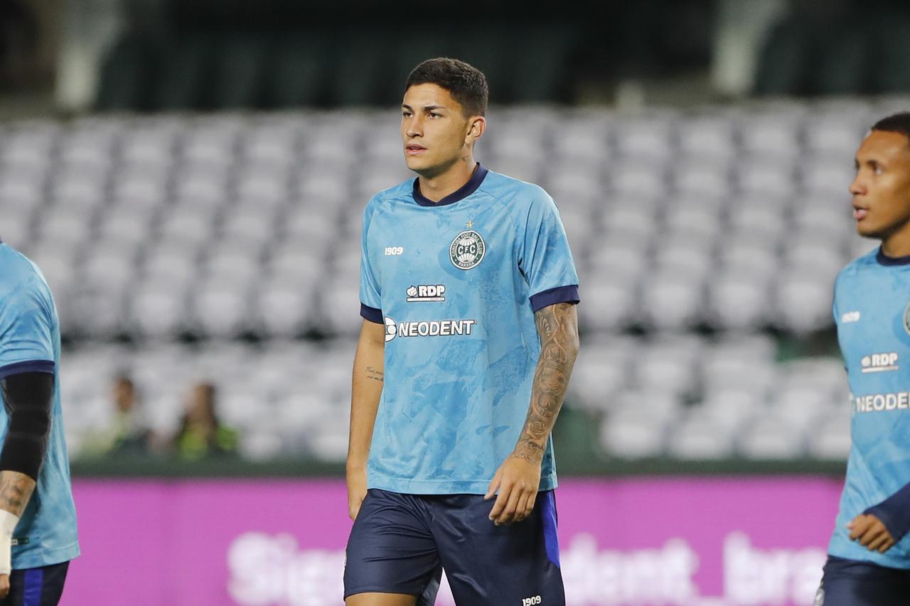 Thiago Dombroski está em tratamento no CT da Graciosa, do Coritiba.