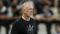 Corinthians: Mano espera aceno da diretoria para pensar em 2024