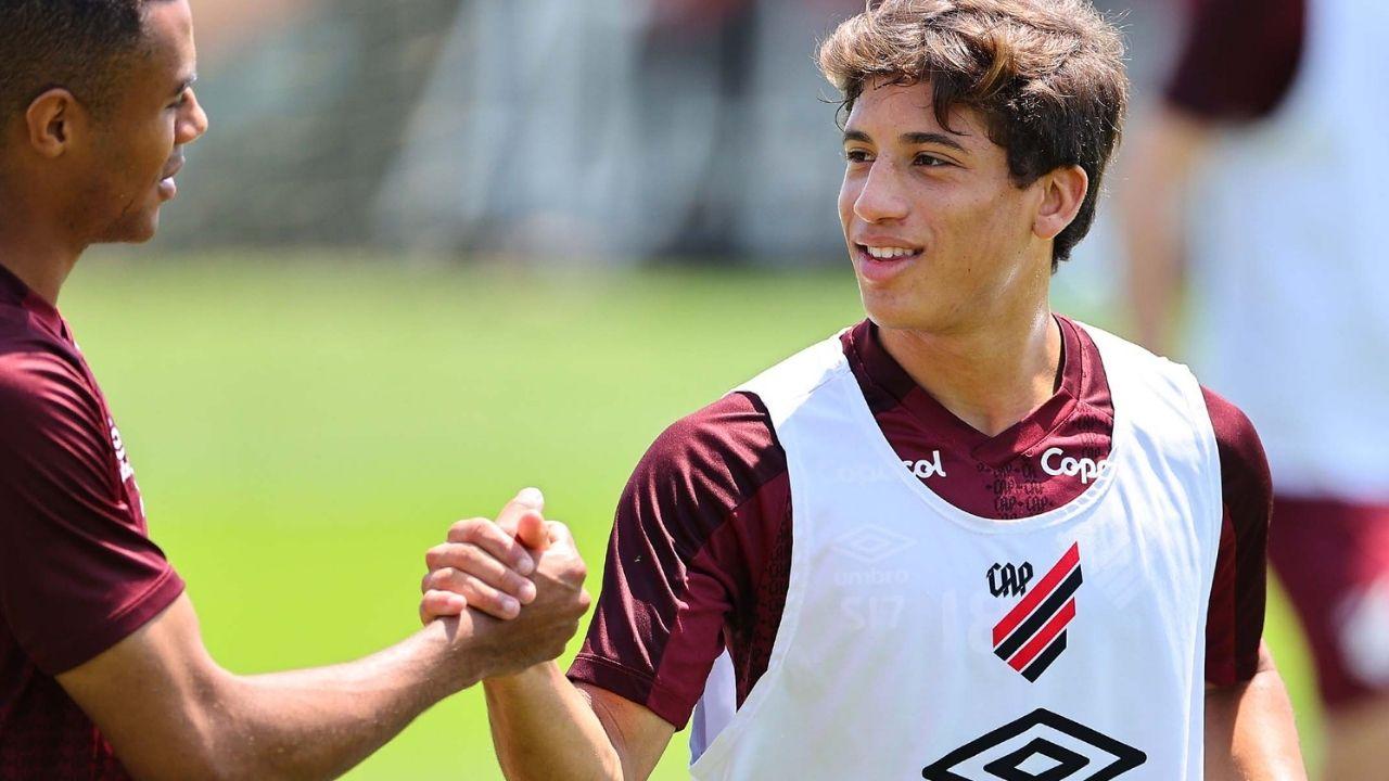 Com duas novidades da base, Athletico divulga relacionados; veja o provável time contra o Grêmio
