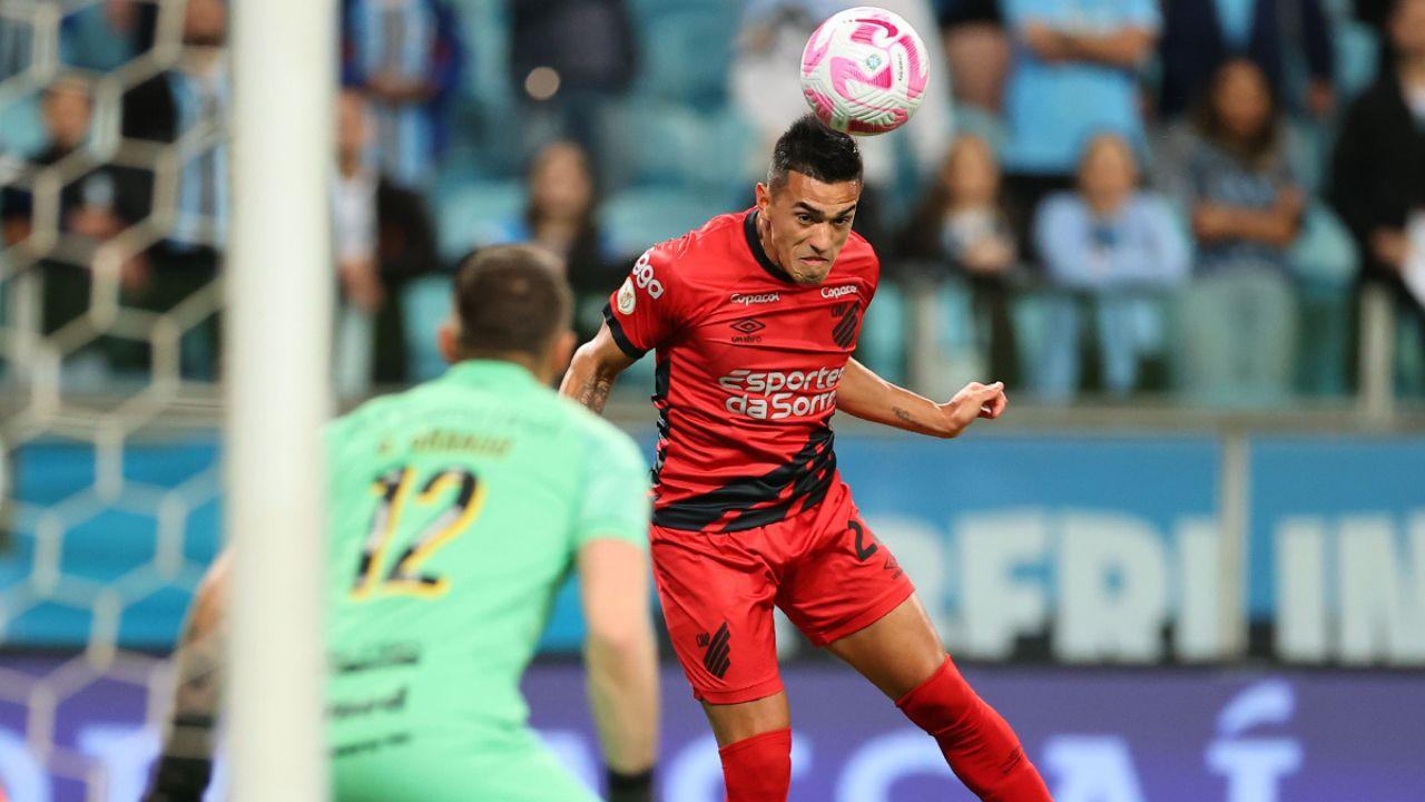 Cuello em Grêmio x Athletico