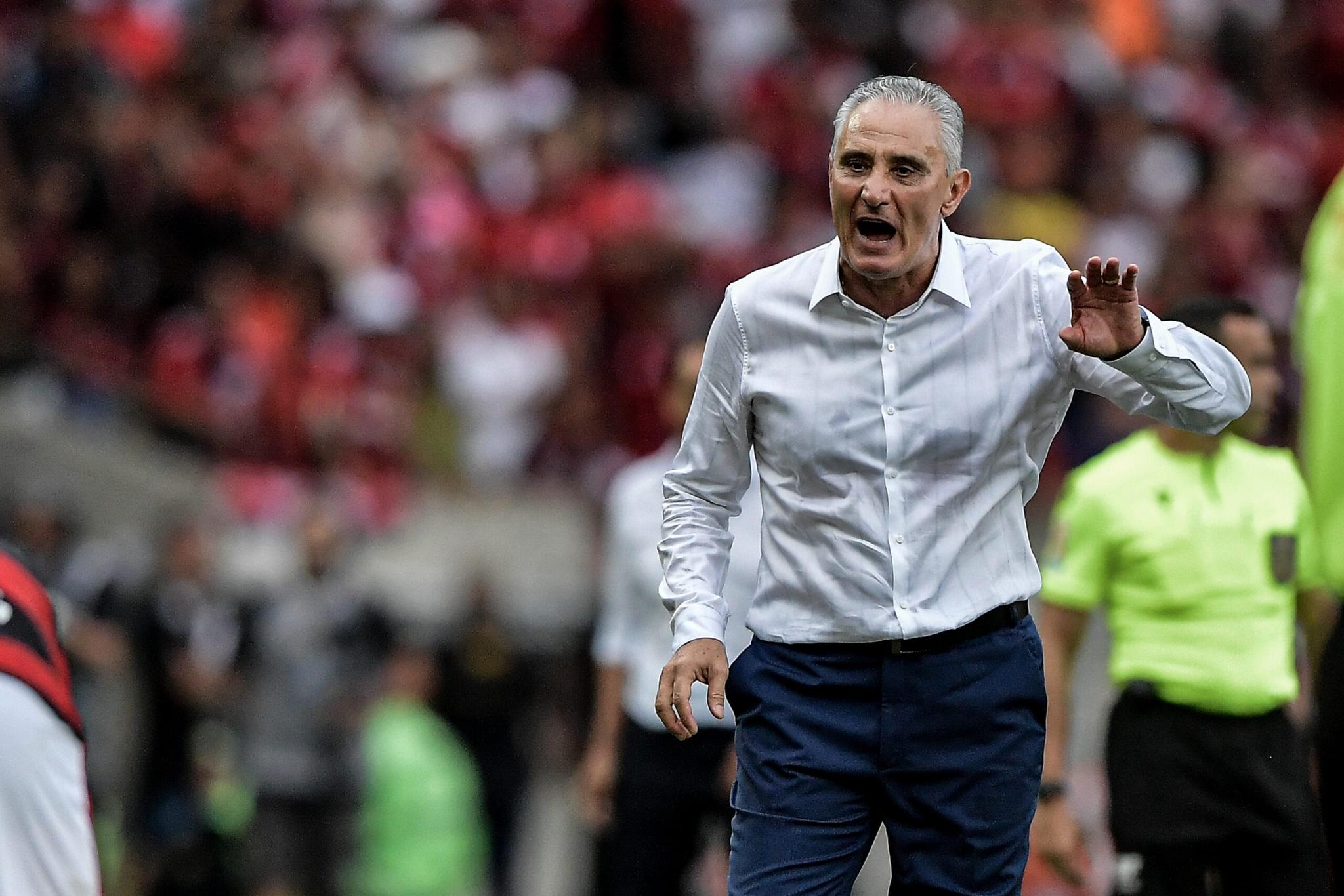 Com recorde de público, Flamengo supera o Vasco na estreia de Tite no Maracanã
