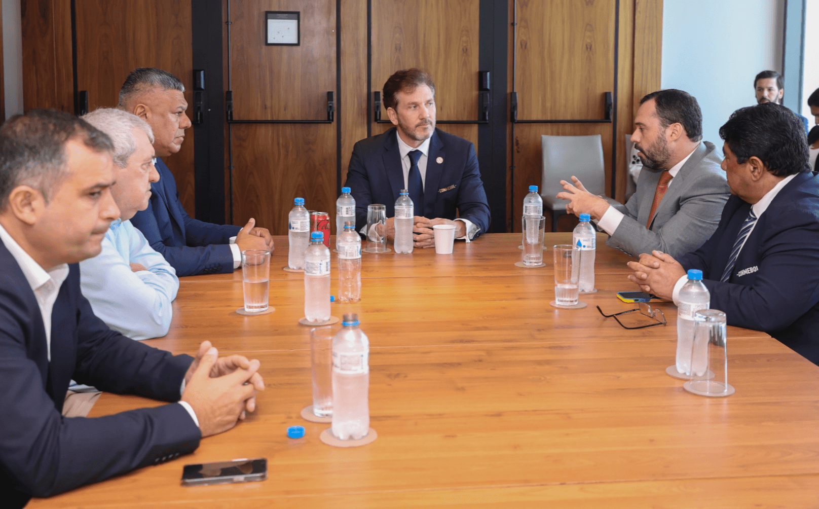 Conmebol e presidentes de Boca e Fluminense fazem apelo contra violência antes de final