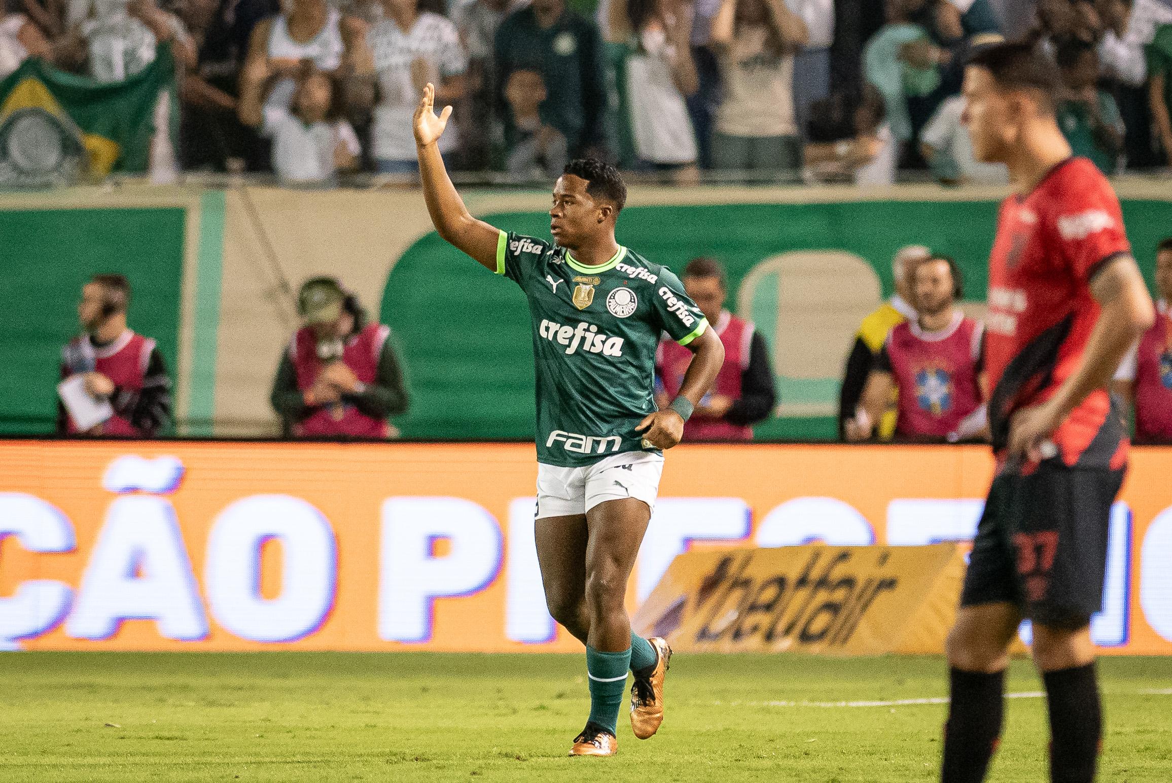 Endrick marcou contra o Furacão novamente