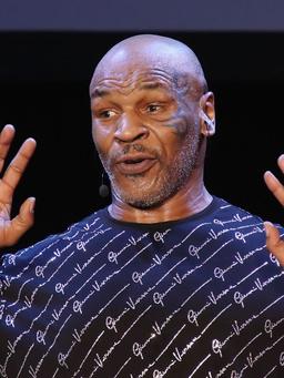 Homem agredido por Mike Tyson cobra valor milionário do ex-lutador