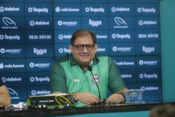 Um ano após demissão, Guto Ferreira volta para "colocar o Coritiba em seu devido lugar"