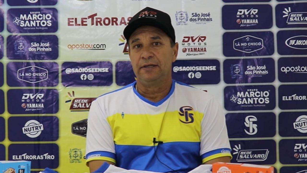 Ageu Gonçalves, novo técnico do São Joseense