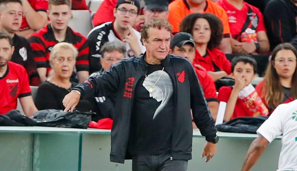 Com início perfeito, Cuca vive melhor sequência da carreira no Athletico