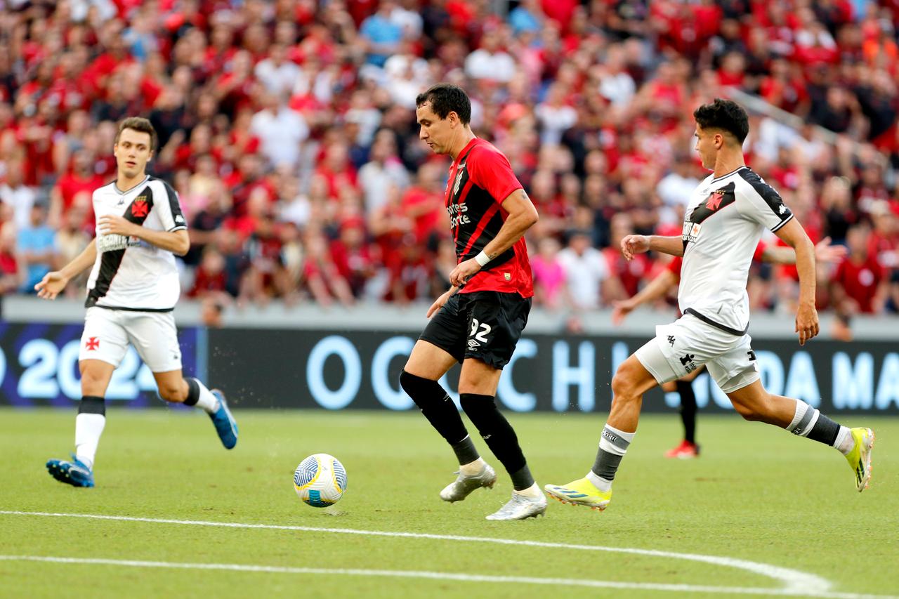 Como fica o calendário do Athletico com a paralisação do Brasileirão?