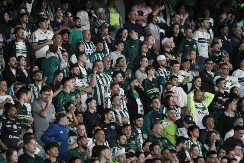 Torcida do Coritiba. 