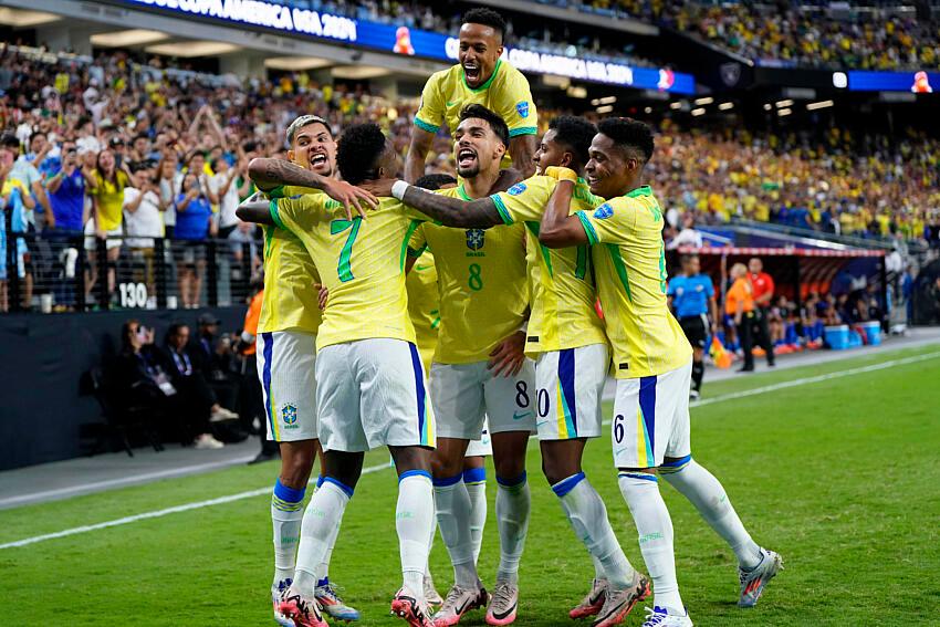Jun 28, 2024; Las Vegas, NV, USA;  Brazil celebrates after scoring a goal against Paraguay during the first half at Allegiant Stadium. Mandatory Credit: Lucas Peltier-USA TODAY Sports/Sipa USA   - Photo by Icon Sport
