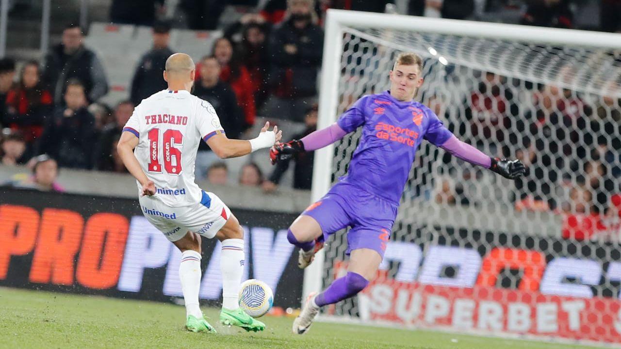 Léo Linck vem tendo chances no Athletico