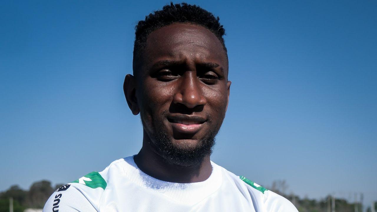 Novo atacante do Coritiba.
