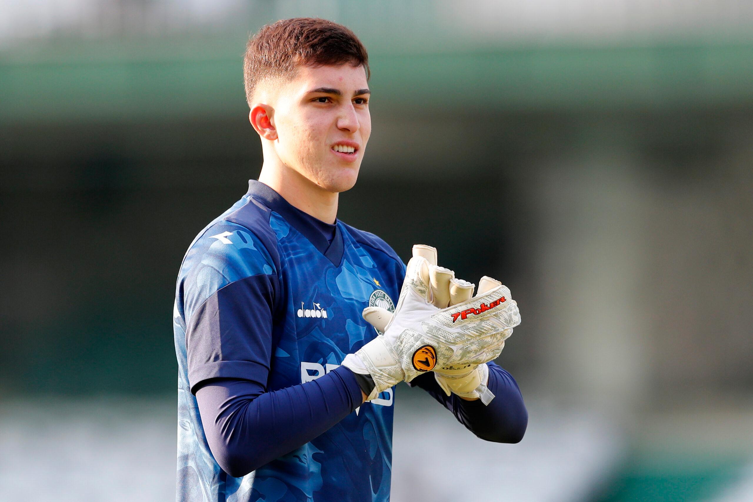 Coritiba deve manter Benassi para 2025
