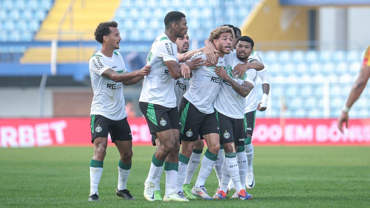 Coritiba vence primeira fora de casa na Série B