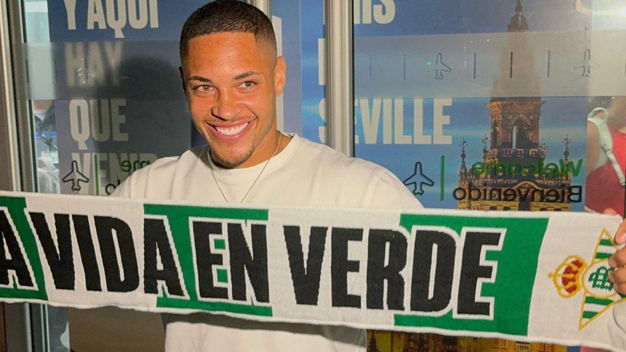 Vitor Roque já tem data para estrear por novo clube contra gigante espanhol