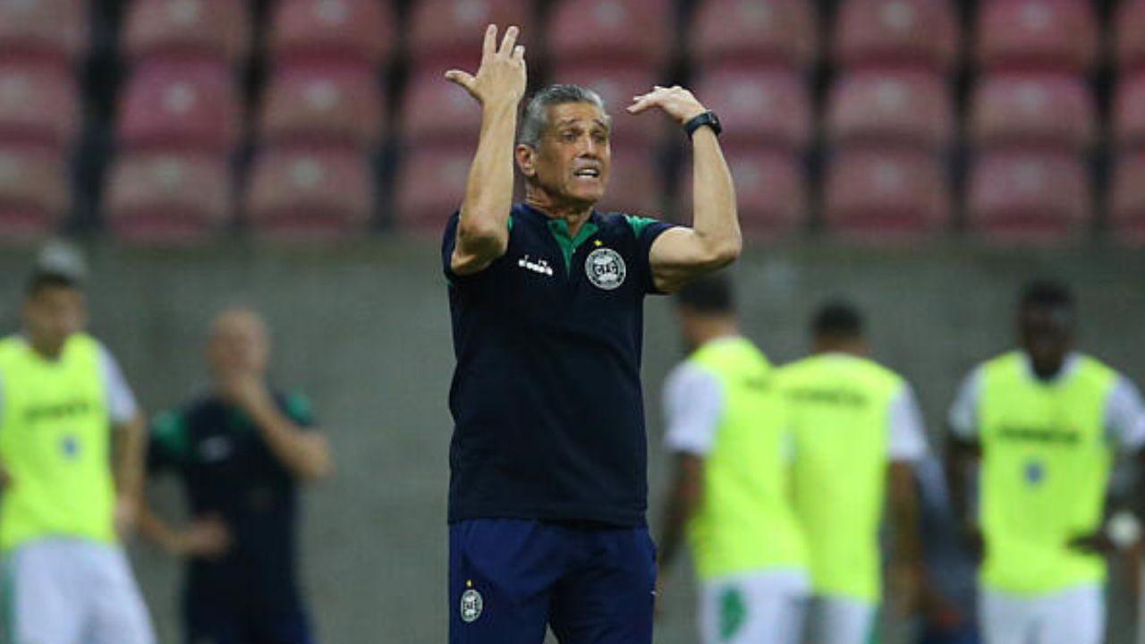 Treinadores da dupla Atletiba tentam melhorar os seus times no sufoco