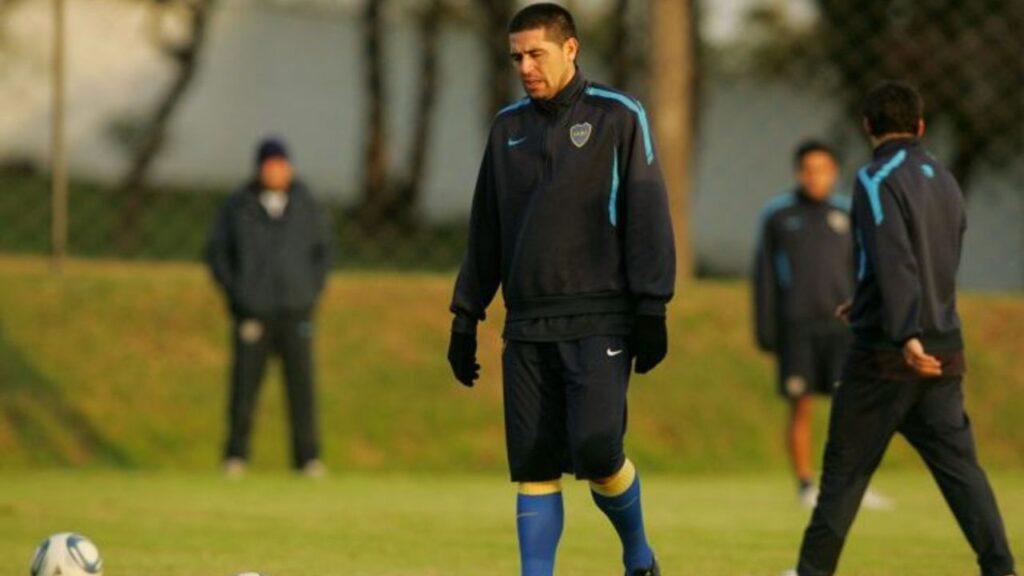 Riquelme no CT do Caju durante passagem do Boca. Foto: Arquivo/UmDois