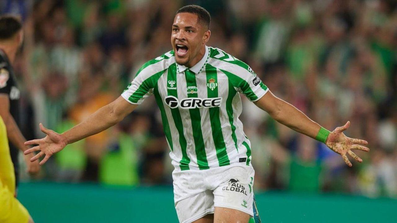 Vitor Roque vira artilheiro do Betis e supera média de Mbappé