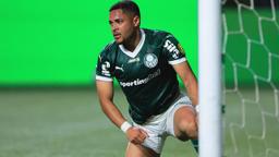 "Não dá sinais de melhora": Vitor Roque é alvo de críticas na Espanha e de ex-Athletico