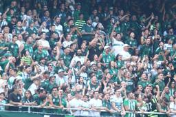 Coritiba tem os melhores públicos da Série B e técnico exalta torcida