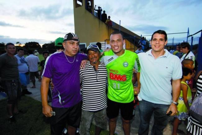 Léo Gago revê velhos amigos em Fortaleza