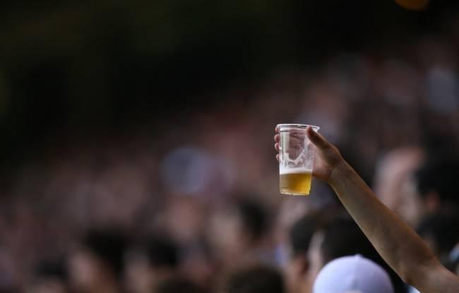 Você é a favor ou contra a venda de bebidas alcoólicas nos estádios?