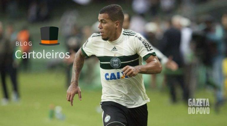Carleto já deu oito assistências no Brasileiro e é boa dica de defesa na 37ª rodada do Cartola FC 2017. (Foto: Daniel Caron/Gazeta do Povo)