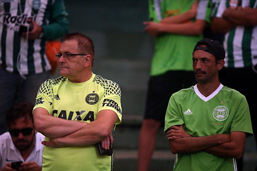 Torcedores do Coritiba não ficaram nem um pouco satisfeitos com a derrota para o Maringá. Foto: Albari Rosa/Gazeta do Povo