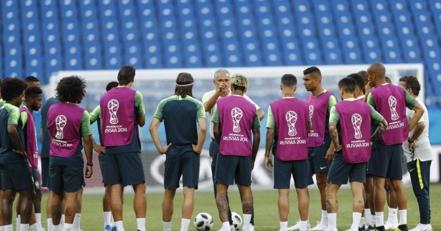 Tite orienta o time brasileiro no último treino antes da estreia na Copa do Mundo 2018. Foto: Jonathan Campos/Gazeta do Povo