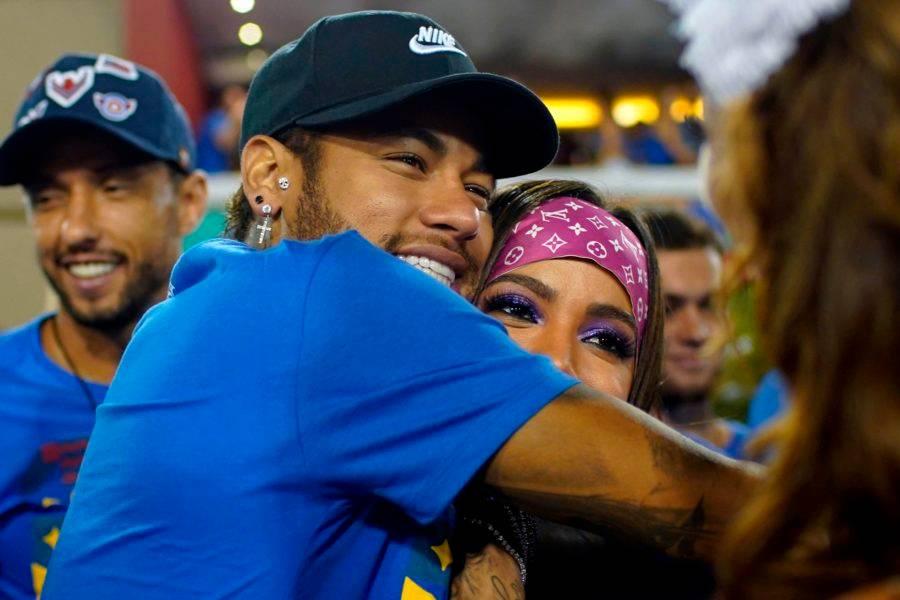 Neymar e Anitta. (Photo by Mauro Pimentel / AFP)