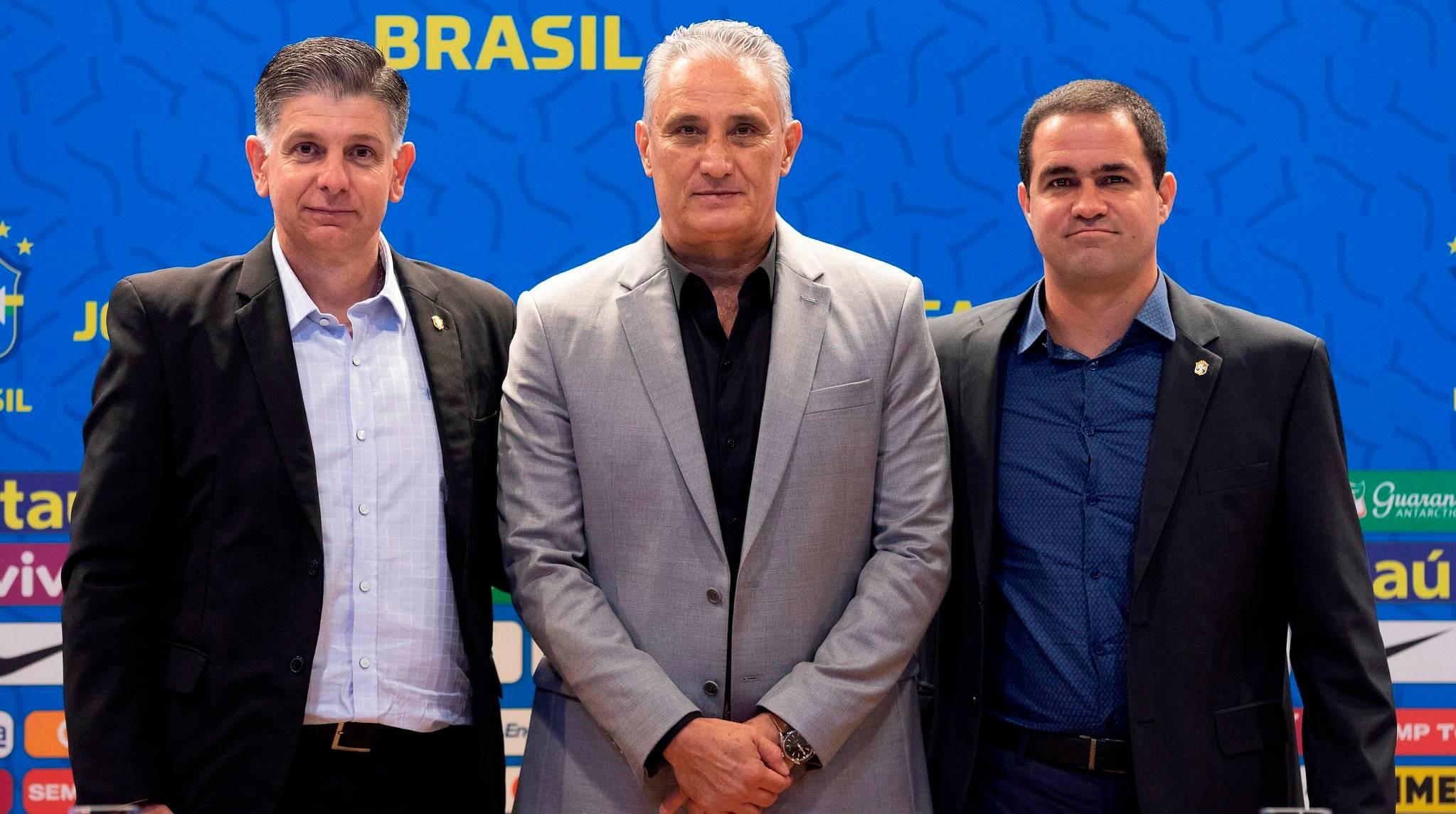 Guilherme Della Dea (Sub-17), Tite (principal) e André Jardine (Olímpica), técnicos das seleções do Brasil.