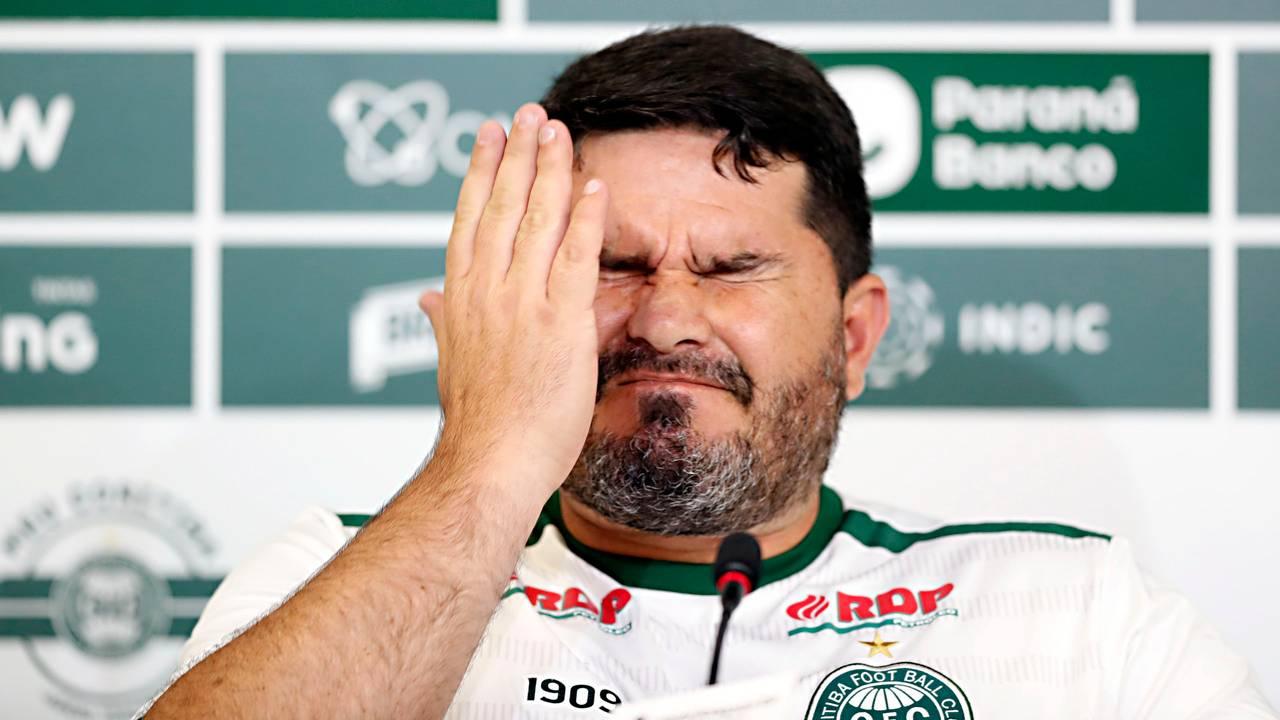 Ouça o comentário de Carneiro Neto sobre a demissão de Barroca no Coritiba