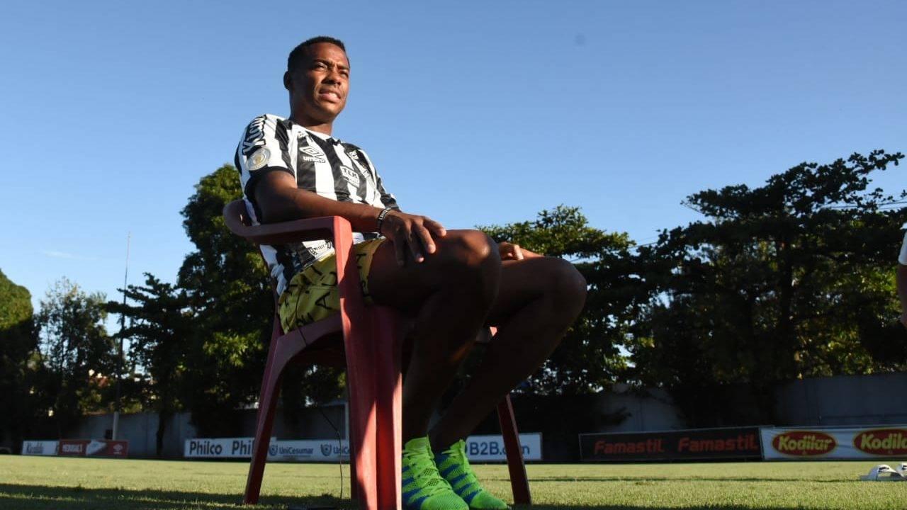 Robinho em reapresentação no Santos. Foto: Ivan Storti/Santos FC