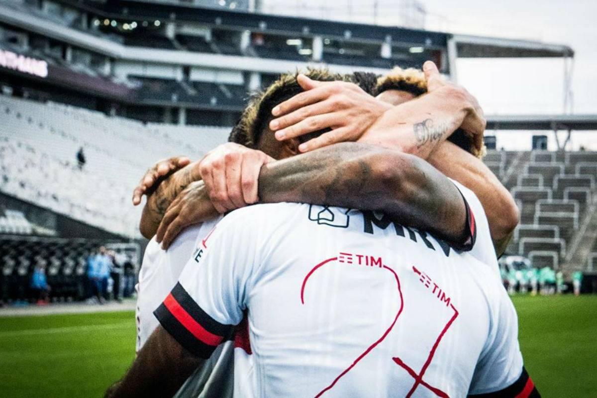 Corinthians é humilhado pelo Flamengo e goleada reflete os caminhos escolhidos