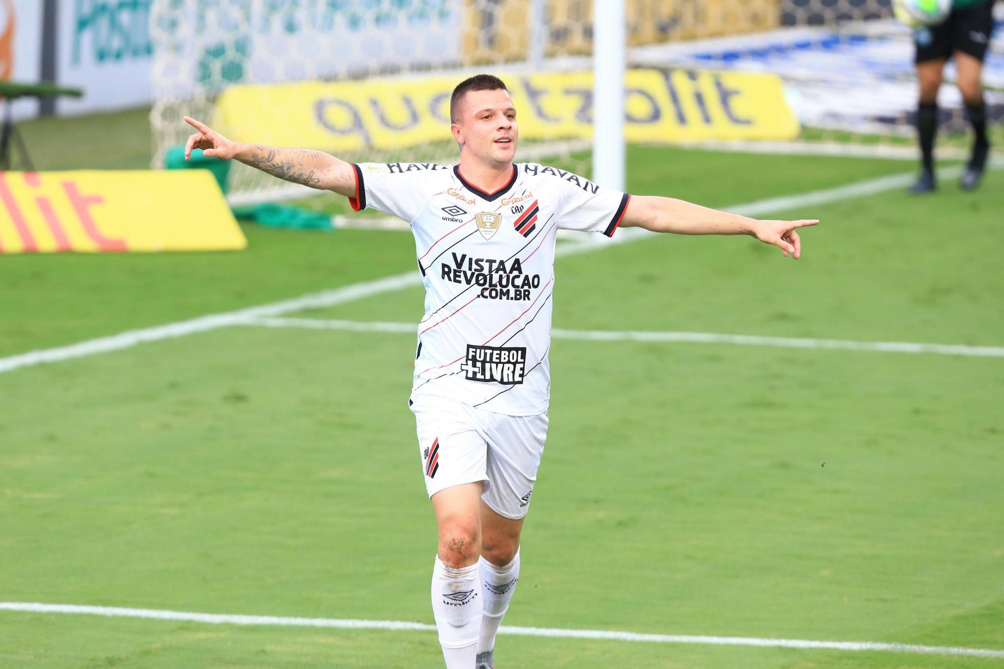 Renato Kayzer fez o gol de Goiás x Athletico. Foto: Carlos Costa/Futura Press/Folhapress