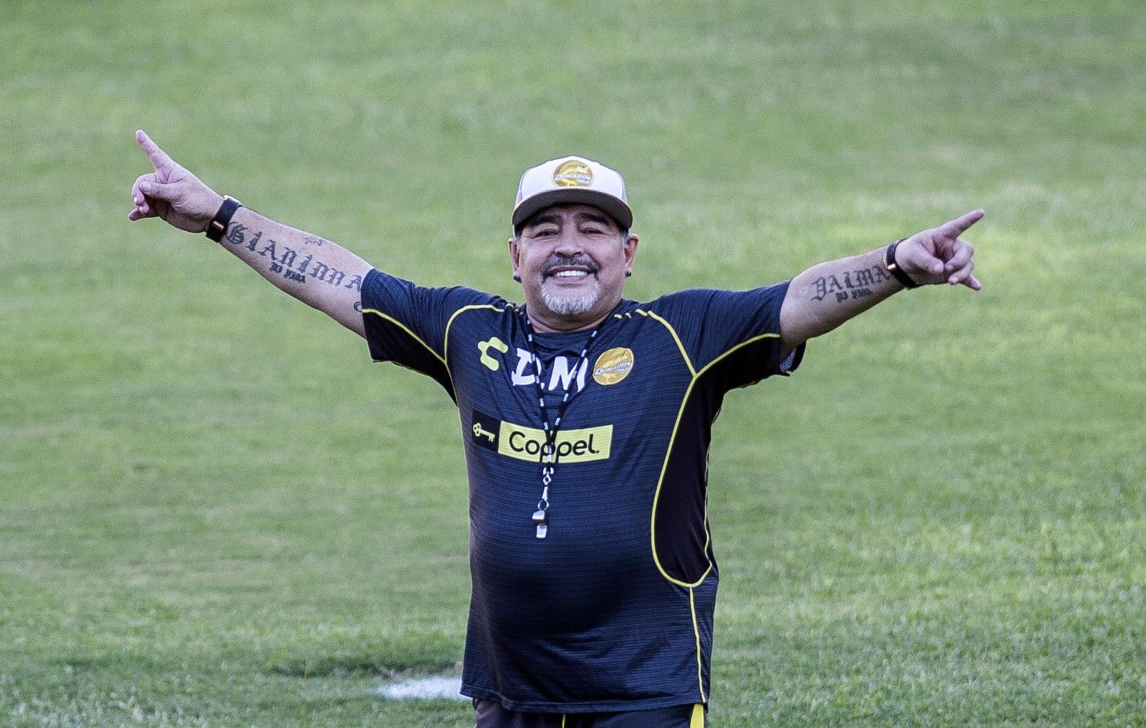Última passagem de Maradona pelo futebol argentino teve homenagens de rivais