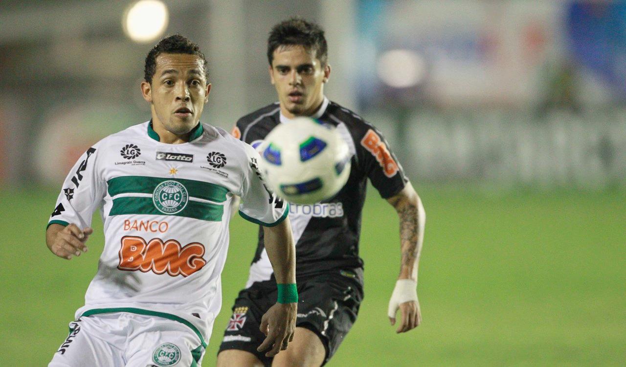 Em 2011, Coxa foi batido em São Januário pelo Brasileirão por 2 a 0.