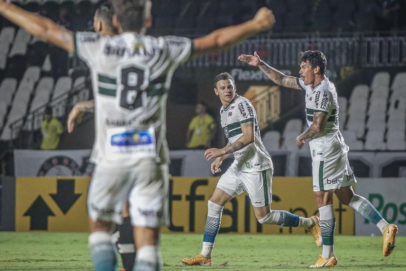 Coritiba bate o Vasco na estreia de Morínigo e quebra jejum de 10 jogos sem vitória