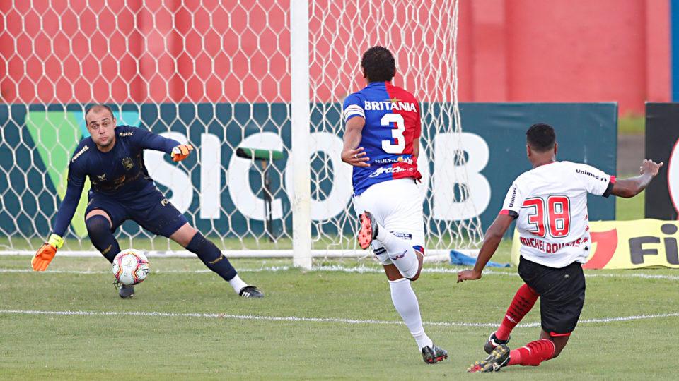 Renan foi destaque na reta final, mas não conseguiu evitar rebaixamento. Foto: Albari Rosa/Foto Digital/UmDois Esportes.