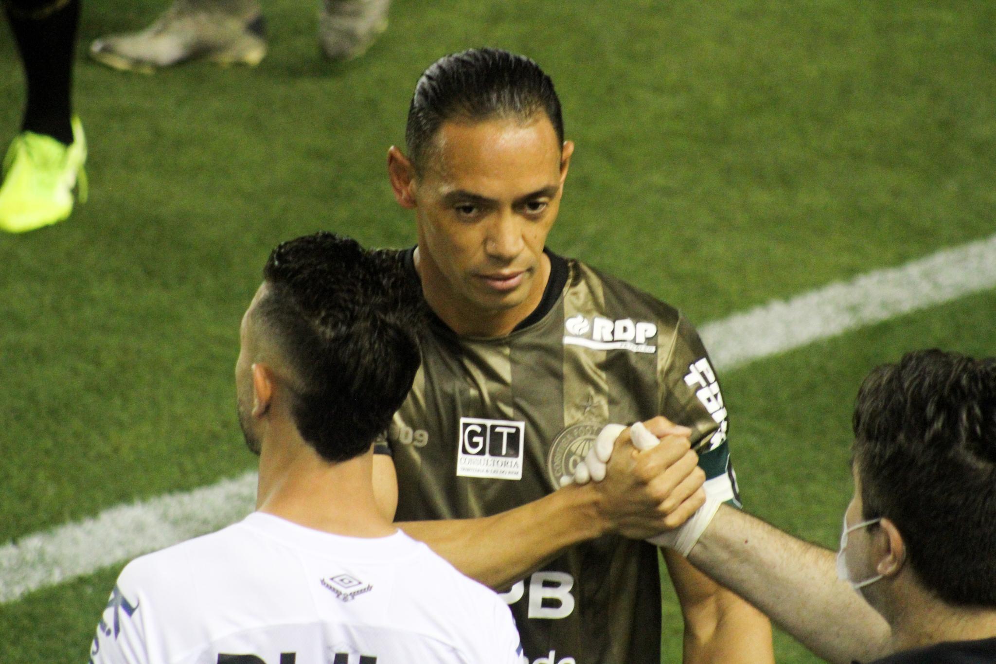 Ricardo Oliveira pouco fez com a camisa do Coritiba.
