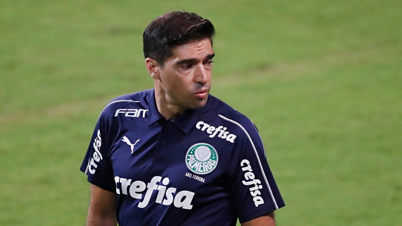 Abel Ferreira, técnico do Palmeiras, reclamou do calendário após derrota para o Coritiba
