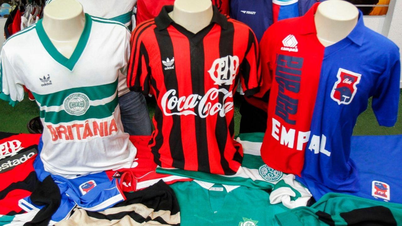 Mercado de camisas antigas de futebol vira oportunidade e dispara na pandemia